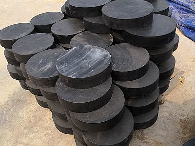 深州市板式橡胶支座由若干层橡胶片与薄钢板经加压硫化